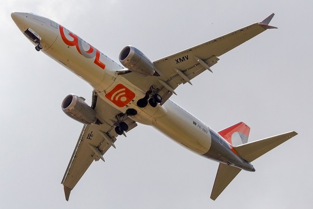 A Gol 737 Max in flight