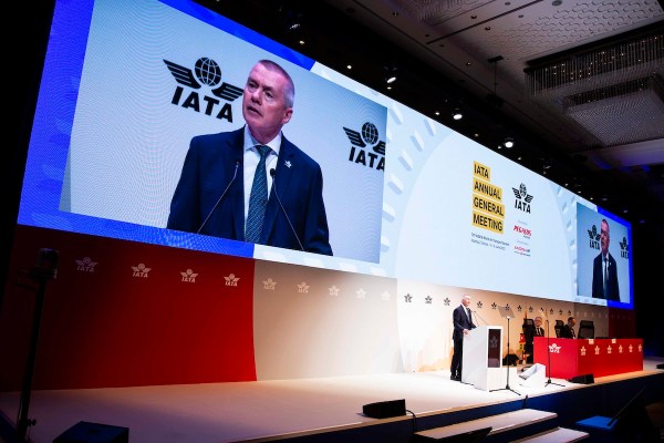 IATA Director General Willie Walsh speaking at the organization's annual meeting in Istanbul.