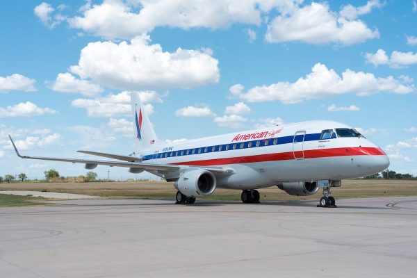 American Eagle retro Embraer 170