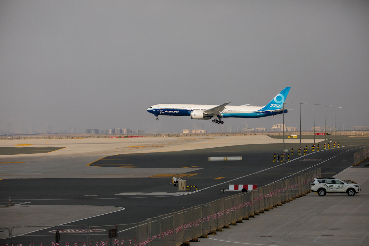 A Boeing 777-9 lands in Dubai