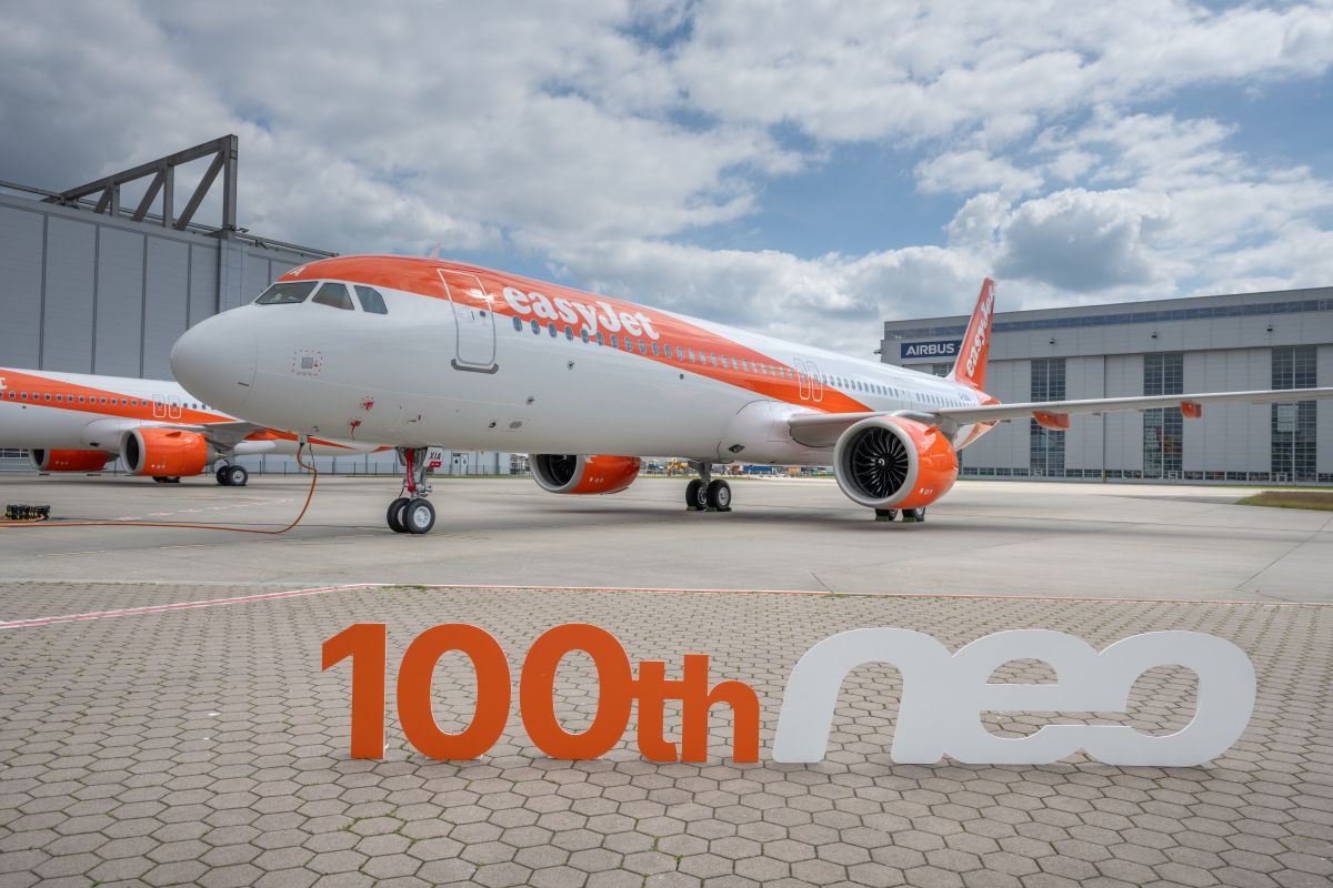 The 100th Airbus neo jet for Easyjet on the apron in Hamburg.